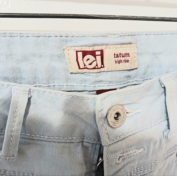L e i Tatum high-rise denim faded shorts, size 7, color blue - Picture 2 of 6